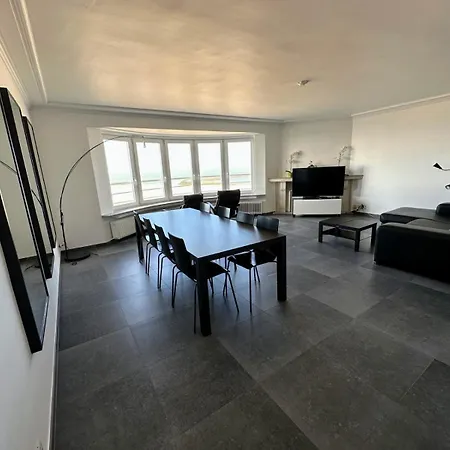 Appartement Zeezicht Majestic 6 *