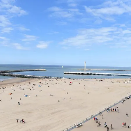 Zeezicht Majestic 6 アパート *